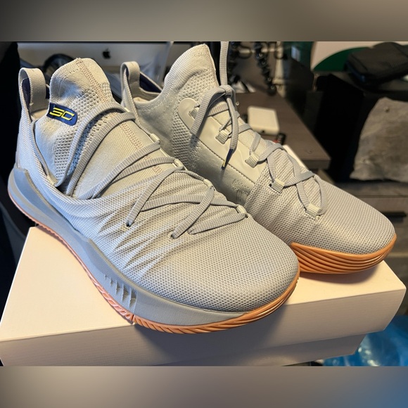 Stephen Curry 5 Under Armour Size 10.5 - Picture 4 of 6